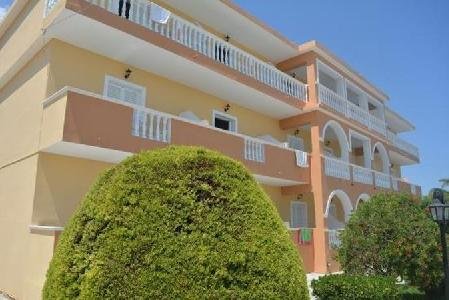 Derekas Apartments, Zante