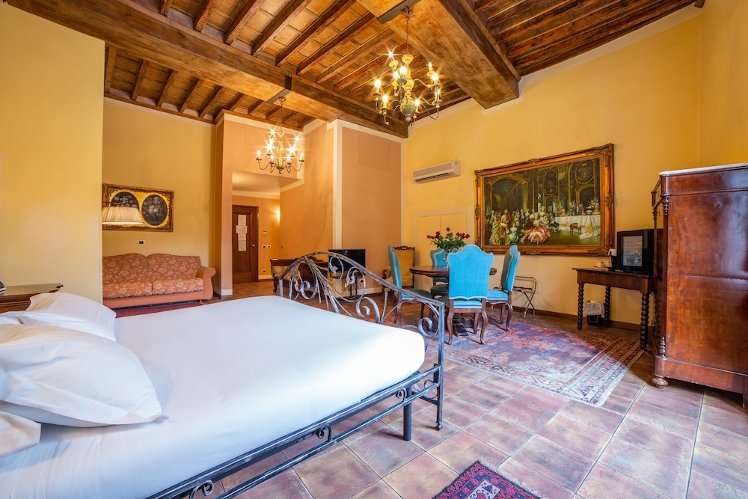 B&B Galileo 2000, Florence