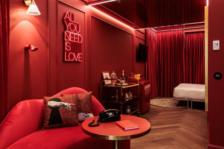 Upon Angels - Adults Only, Lisbon