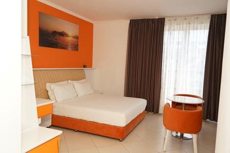 Monaco Hotel, Kavaje