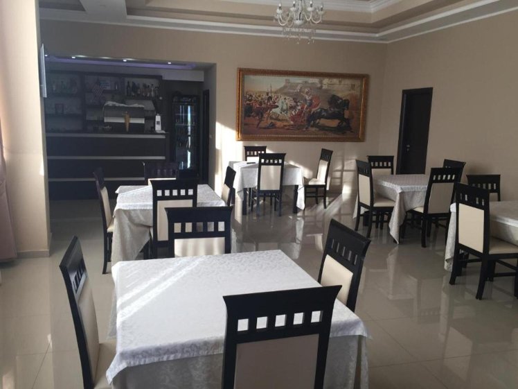 Haris Hotel, Kavaje