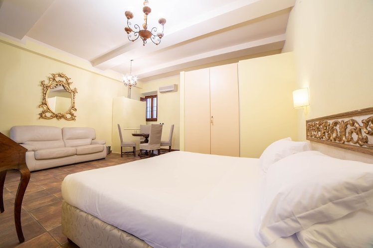 B&B Galileo 2000, Florence