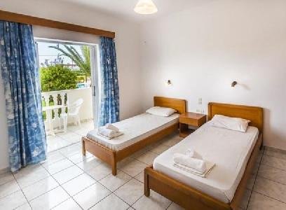 Derekas Apartments, Zante