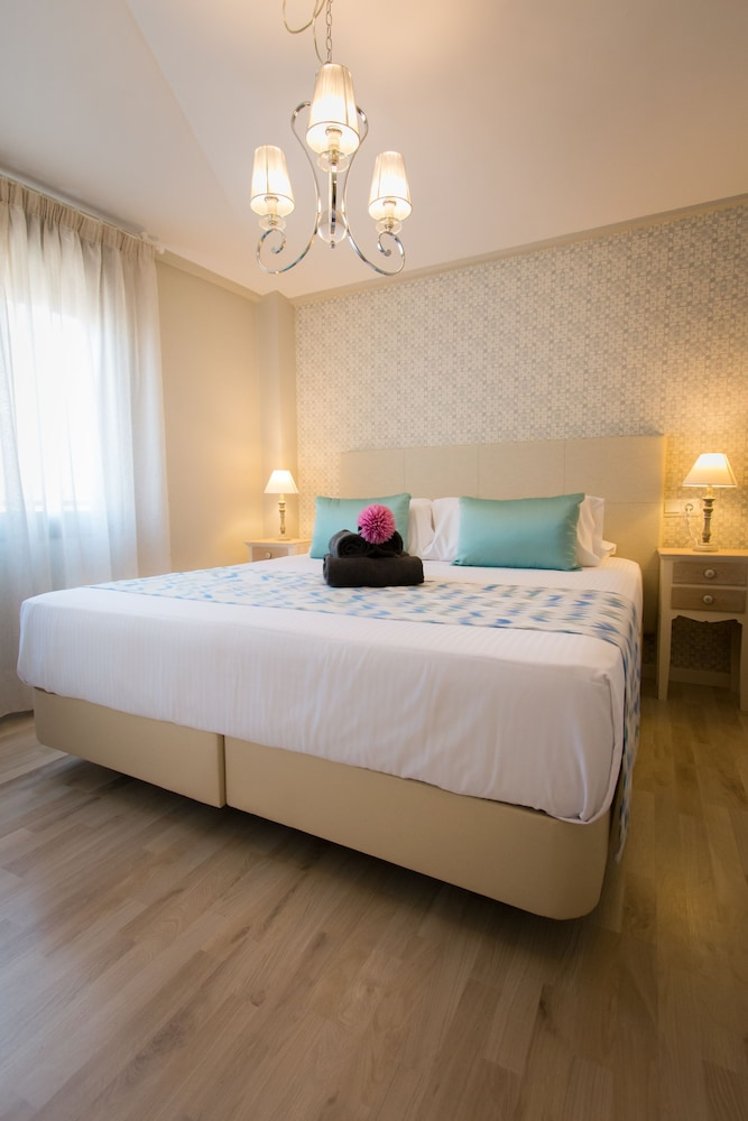 Holidays2Malaga Suites Apartments, Costa Del Sol