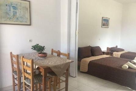 Akrogiali Studios Poros, Kalamata