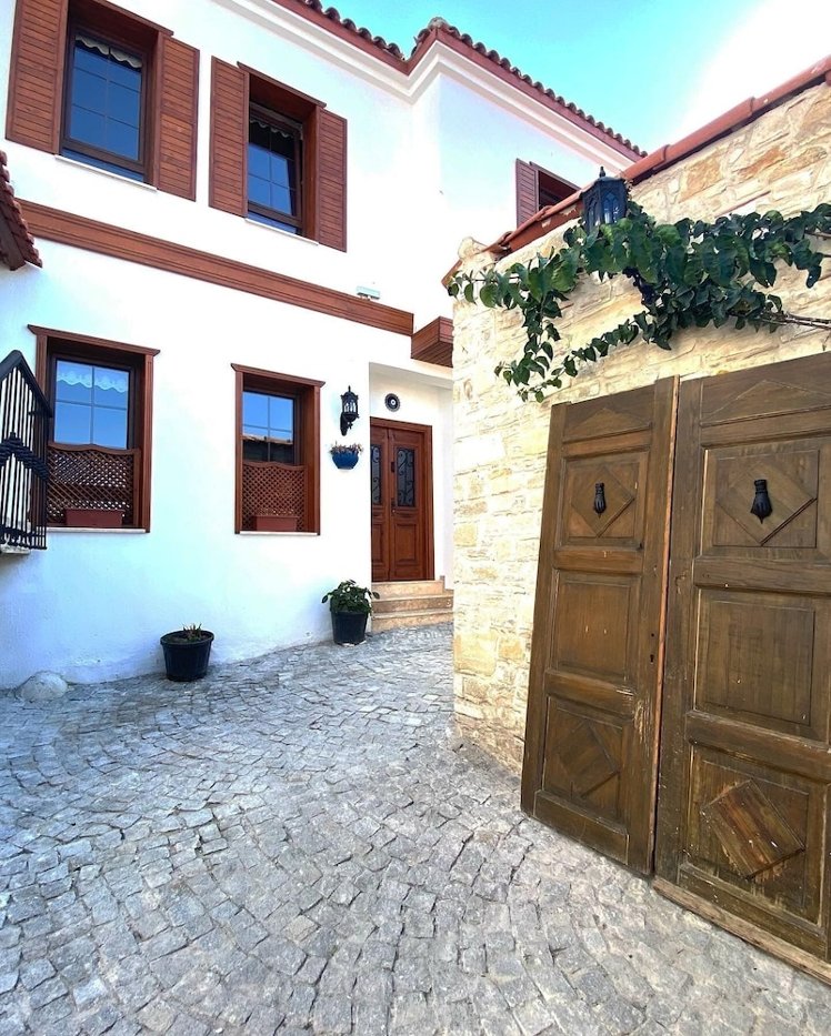 Villa Ephesus, Izmir