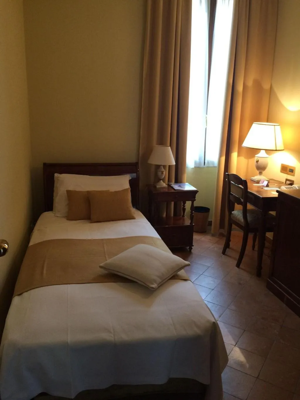 Room, Le Due Corti, Milan