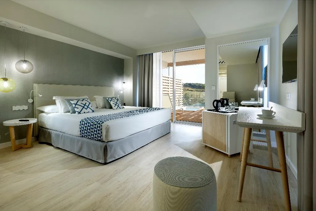 Double or Twin WITH TERRACE Room, Palladium Hotel Menorca, Menorca