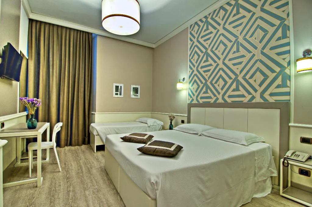 TRIPLE STANDARD Room, Golf Firenze Hotel, Florence