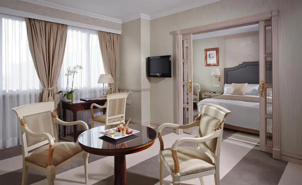 JUNIOR SUITE STANDARD Room, Melia Castilla, Madrid