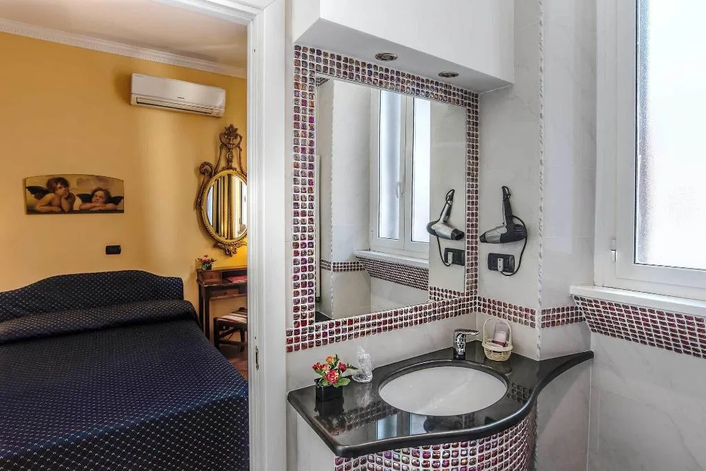 Room, Hotel Caracciolo, Naples