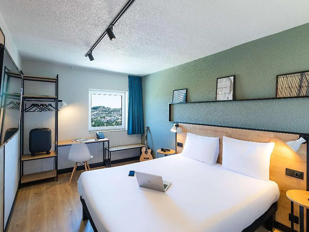 Room, Ibis Braganca, Porto