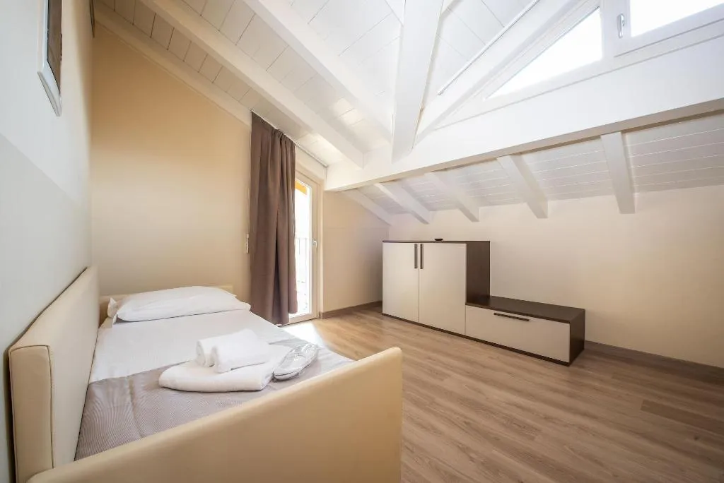 Room, Hotel Rosa, Milan