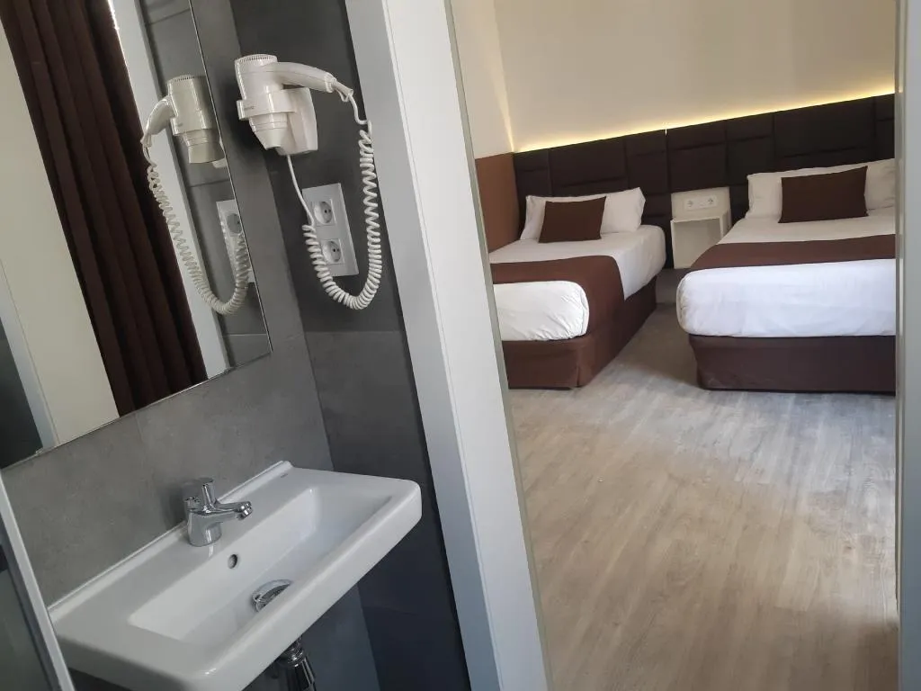TWIN STANDARD Room, BCN Urbaness  Hotels Bonavista, Barcelona