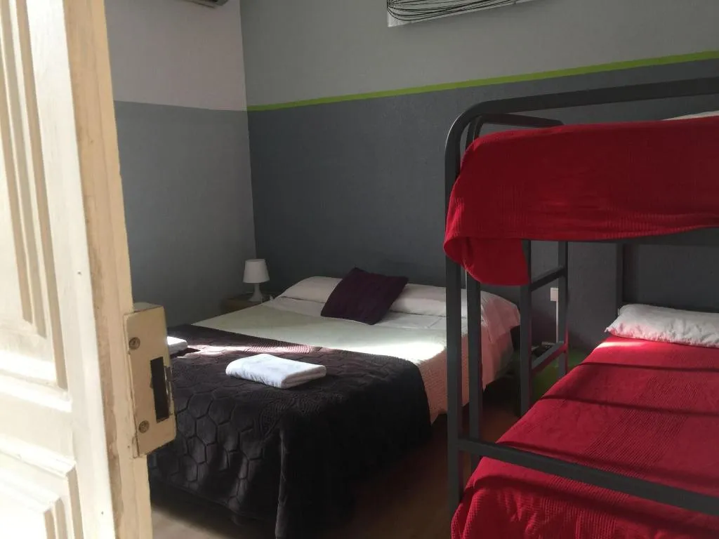 Room, Break BCN - Hostal & Coffeebar, Barcelona