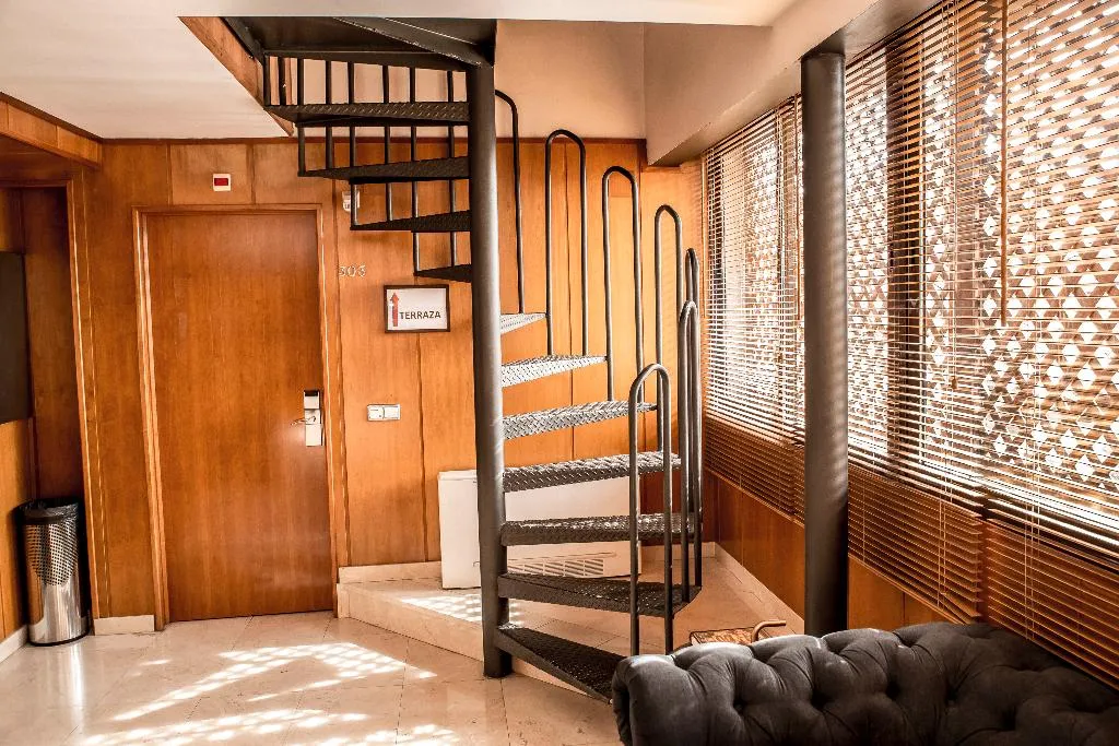 Lobby, Santa Isabel, Madrid