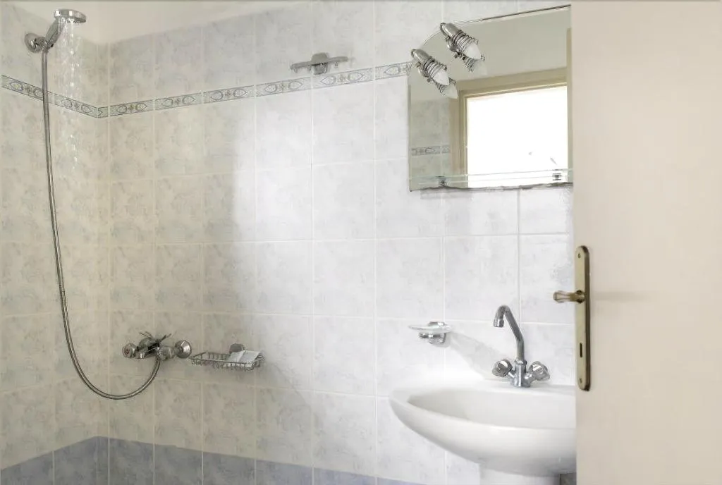 Room, Makris Beach Hotel, Santorini