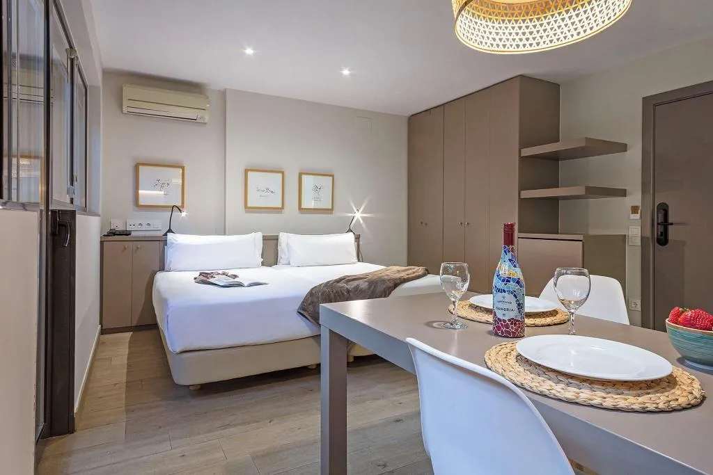 DOUBLE QUEEN SIZE BED Room, Bcn Montjuic, Barcelona