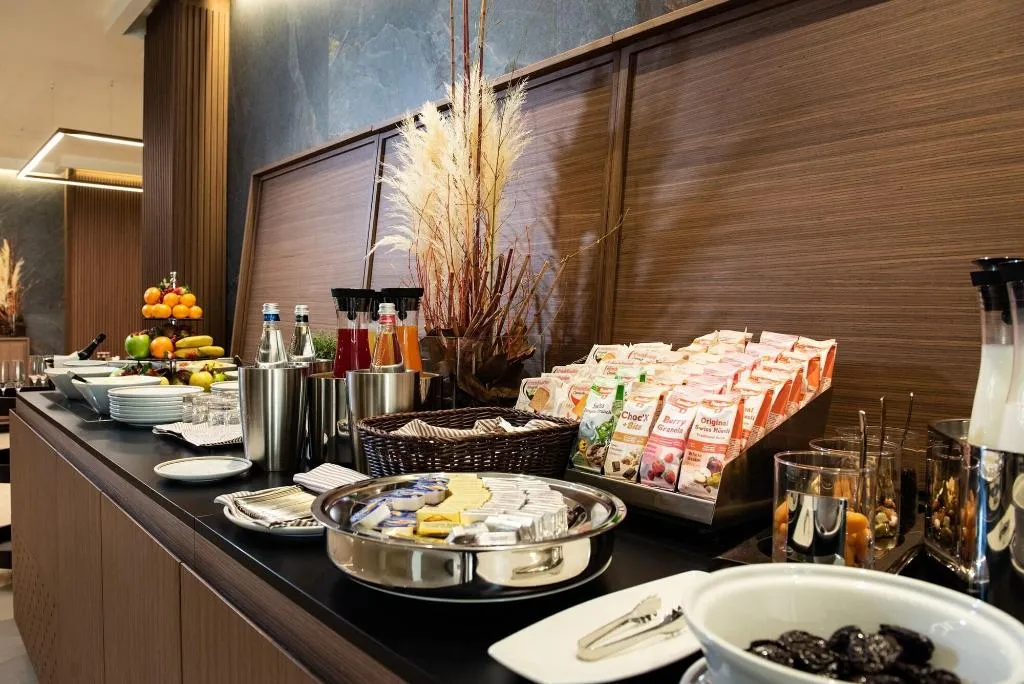 Restaurant, Gold Tower Lifestyle Hotel, Naples