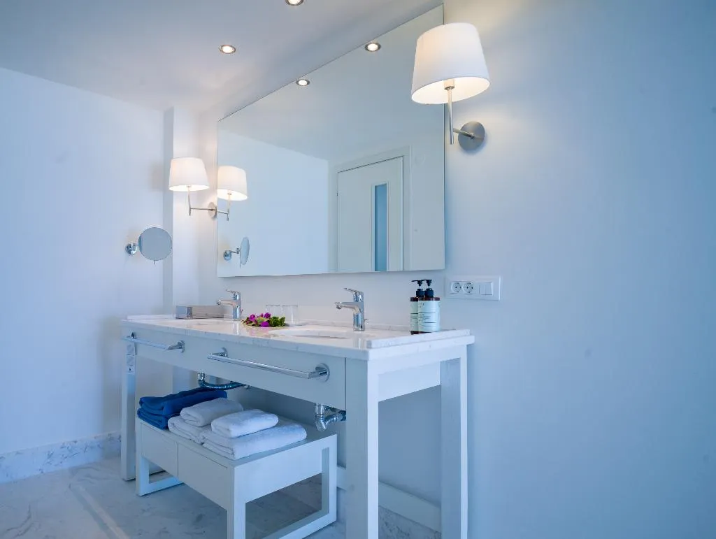 BUNGALOW PARTIAL SEA VIEW Room, Knossos Beach Bungalows & Suites, Crete
