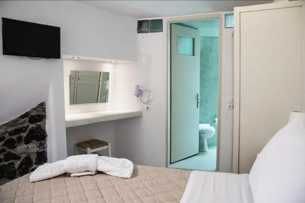 Room, Marizan Caves & Villas, Santorini, Santorini