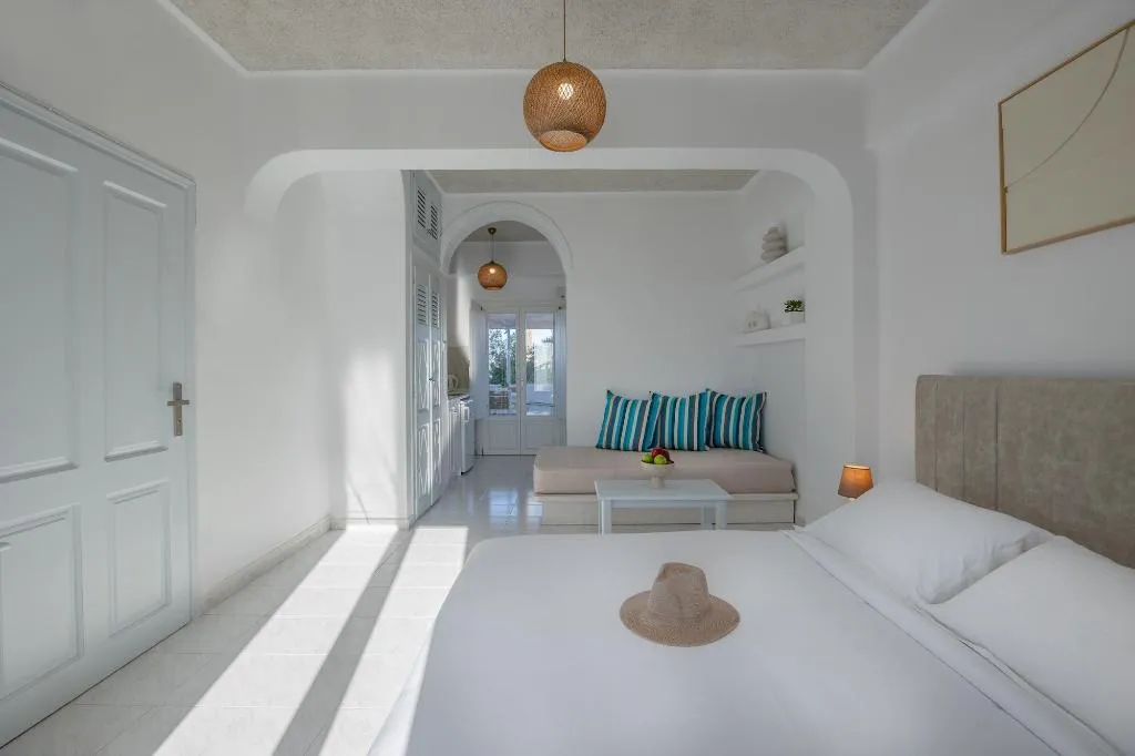 Room, Nevma Suites, Santorini