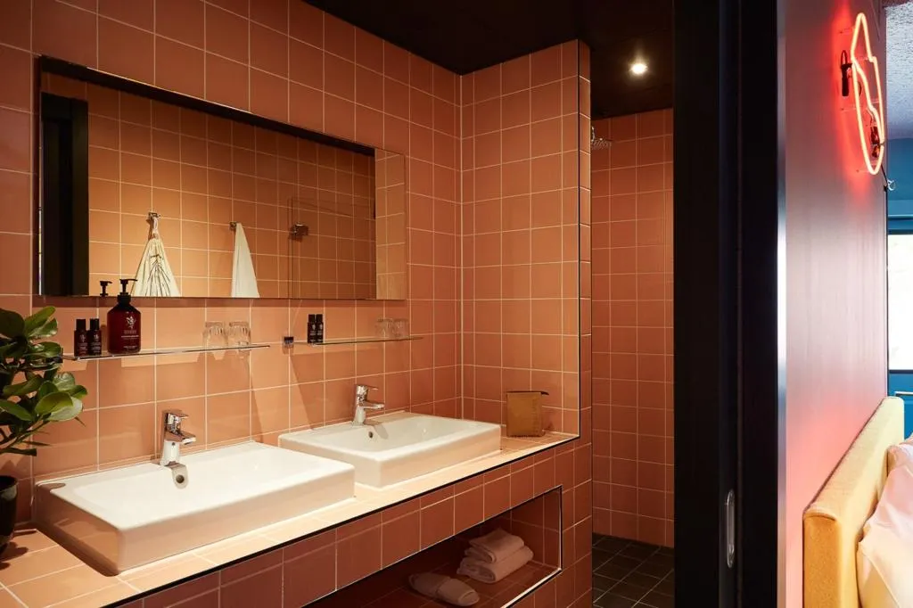 Room, The Social Hub Amsterdam City, Amsterdam