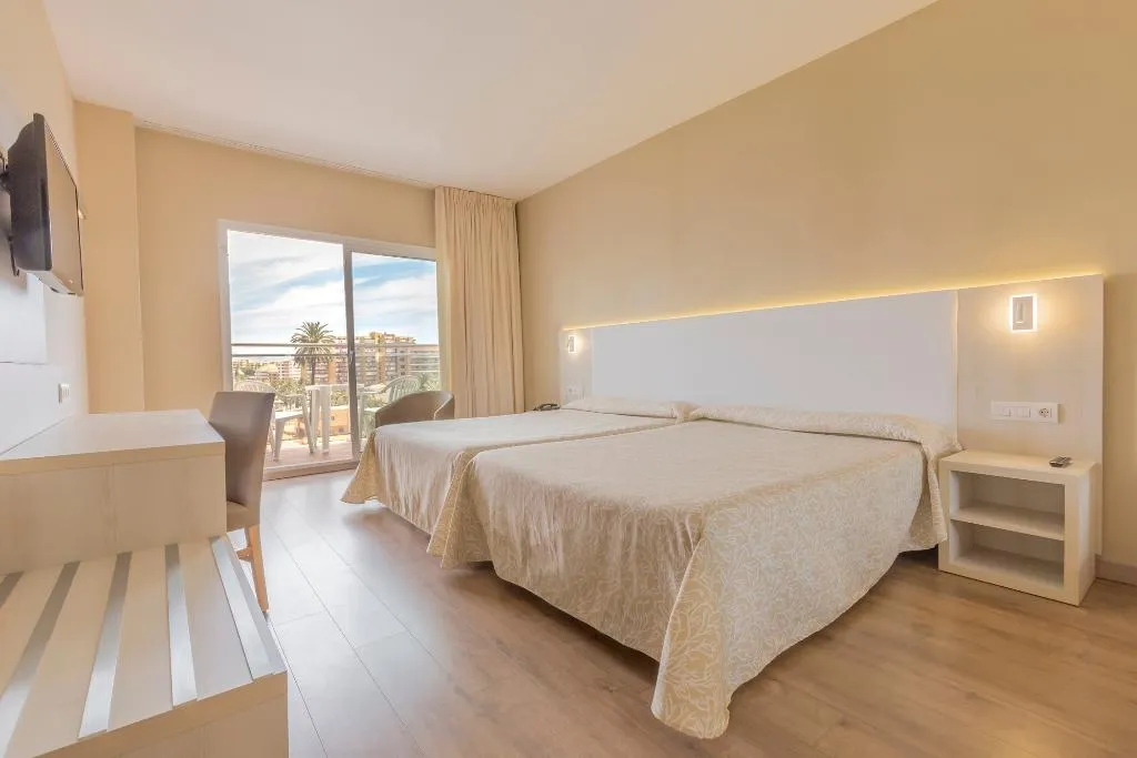 QUADRUPLE PREMIUM Room, Best Siroco, Costa Del Sol