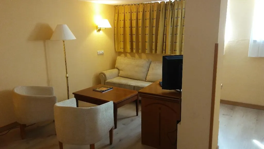 Room, Alda Río Tormes, Madrid