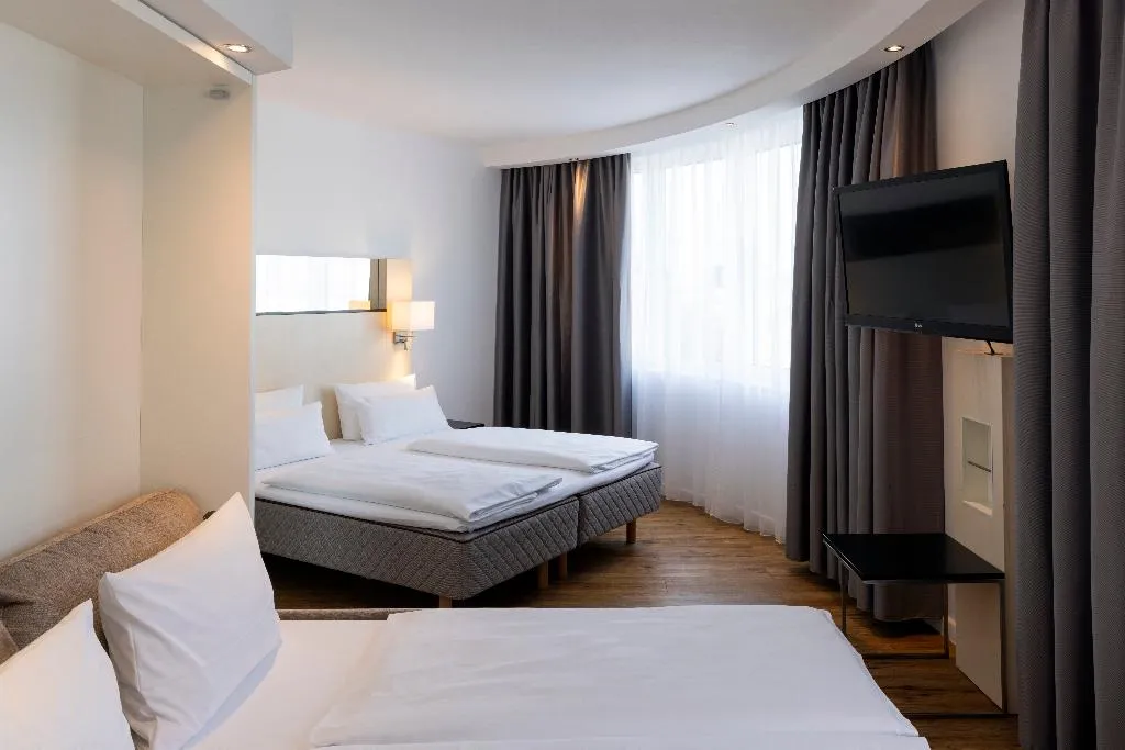 FAMILY ROOM SUPERIOR Room, Scandic Berlin Kurfürstendamm, Berlin