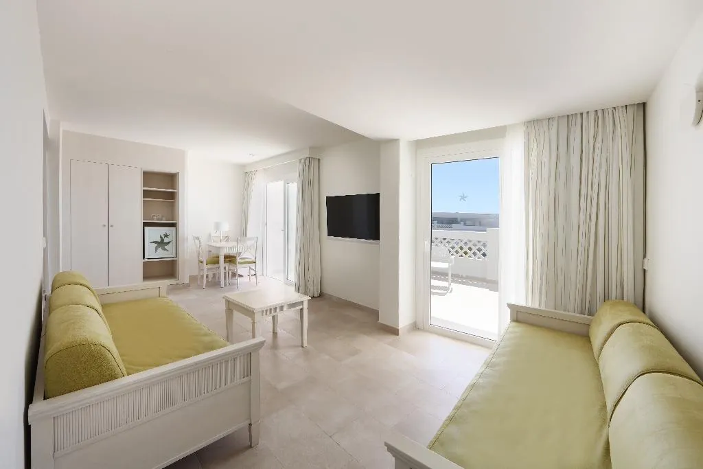 FAMILY ROOM STANDARD Room, Iberostar Selection Lanzarote Park, Lanzarote