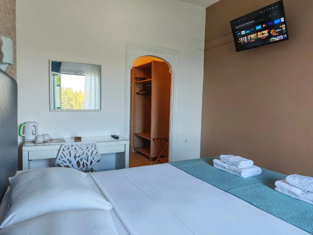 Double or Twin STANDARD Room, Tina, Corfu