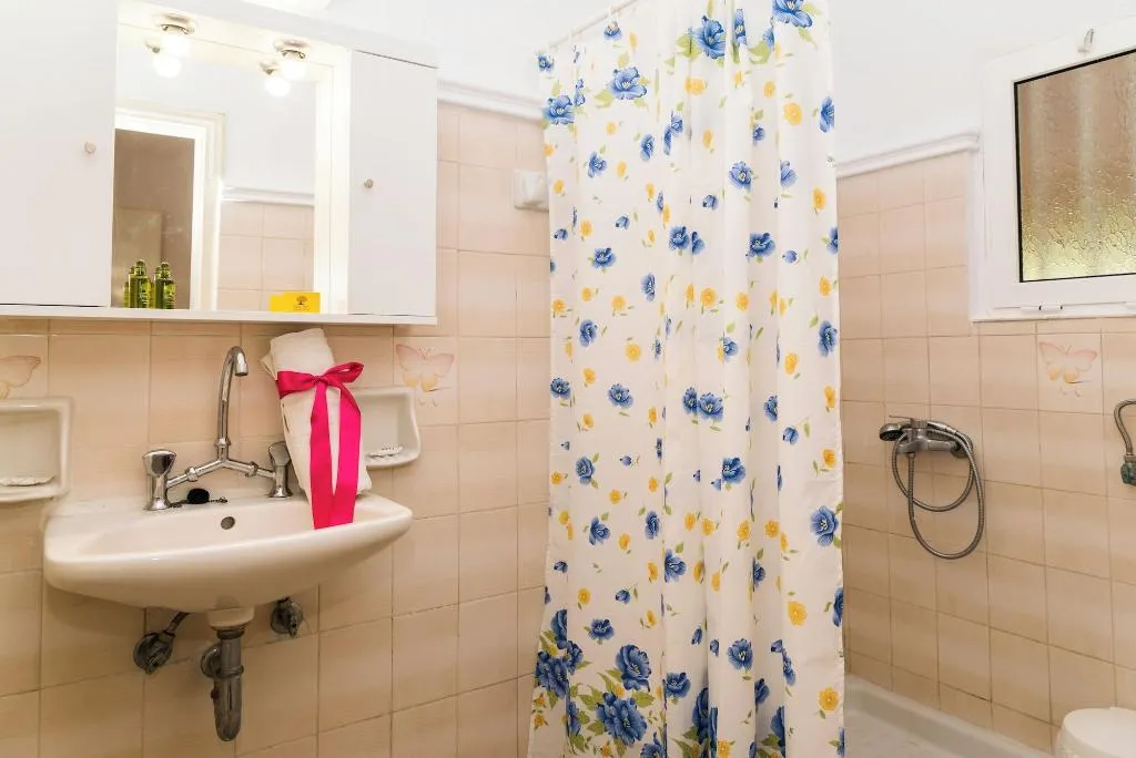 Room, Roussa's Studios and Apartments, Zante