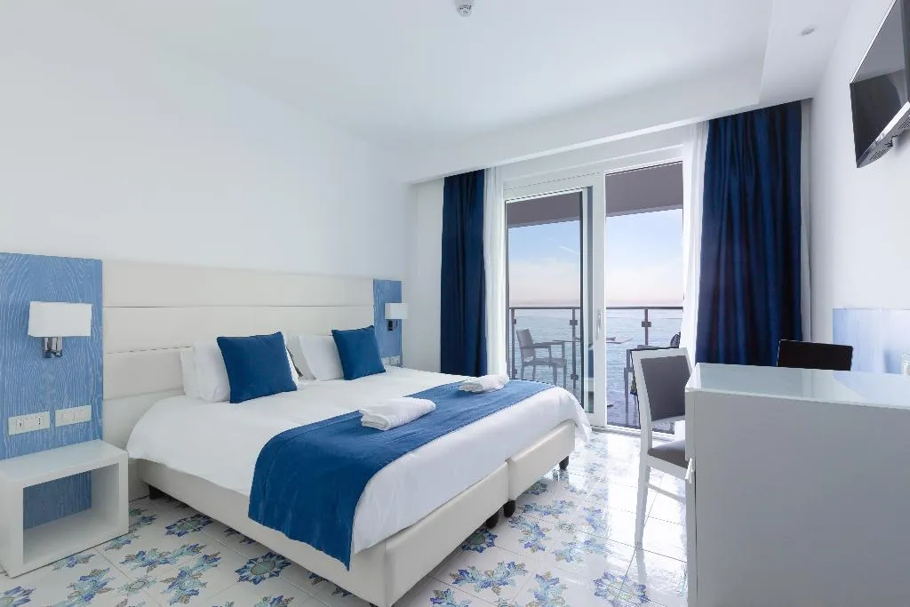 DOUBLE DELUXE SEA VIEW Room, Giosue' a Mare, Naples