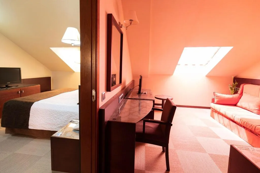 FAMILY ROOM WITH DOUBLE BED Room, San Juan de los Reyes, Madrid