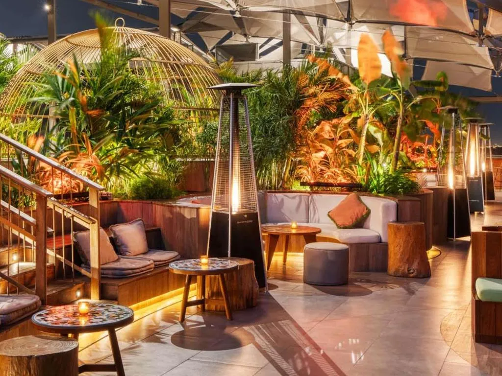 Bar, 25hours Hotel Dubai One Central, Dubai