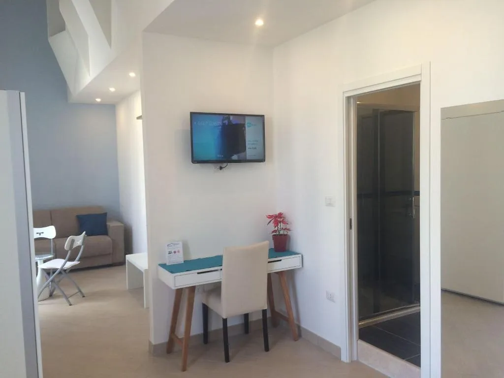 Room, Base Napoli B&B, Naples