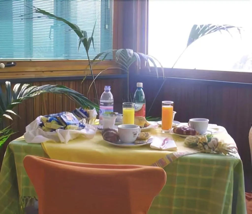Restaurant, Mini Hotel, Naples
