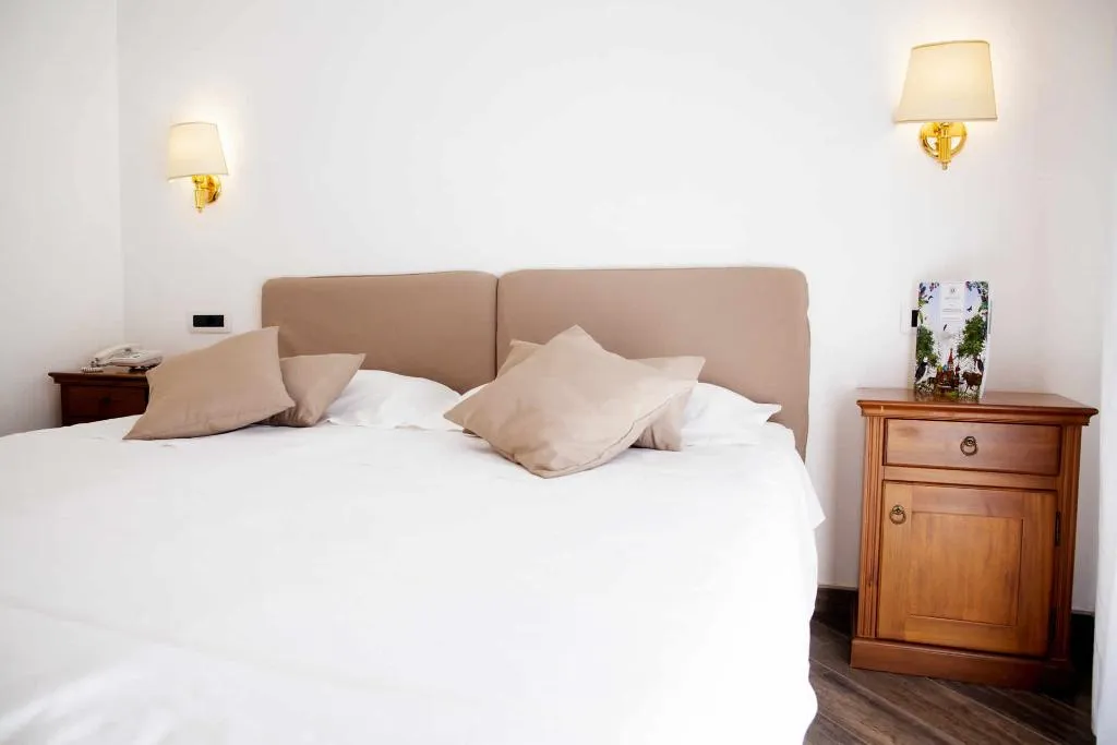SINGLE ONE BED Room, Villa Donna Carmela, Naples