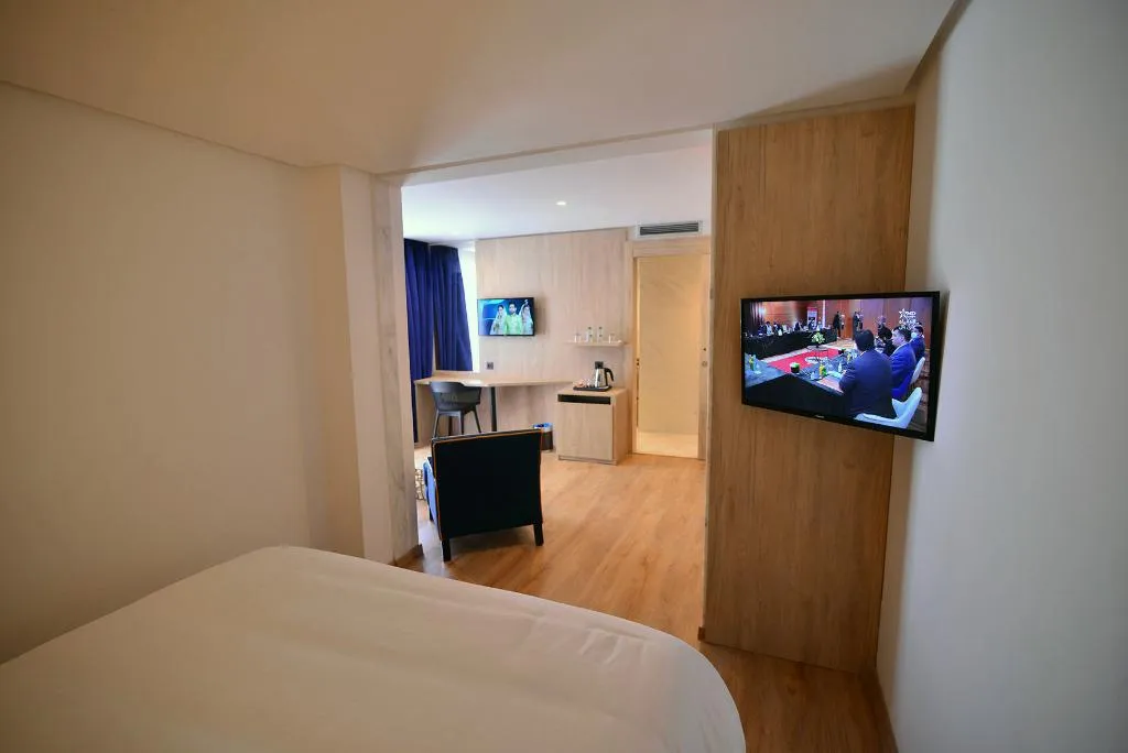 Room, Rihab Rabat, Rabat