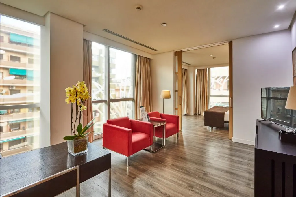 JUNIOR SUITE CAPACITY 1 Room, Silken Puerta Valencia, Valencia