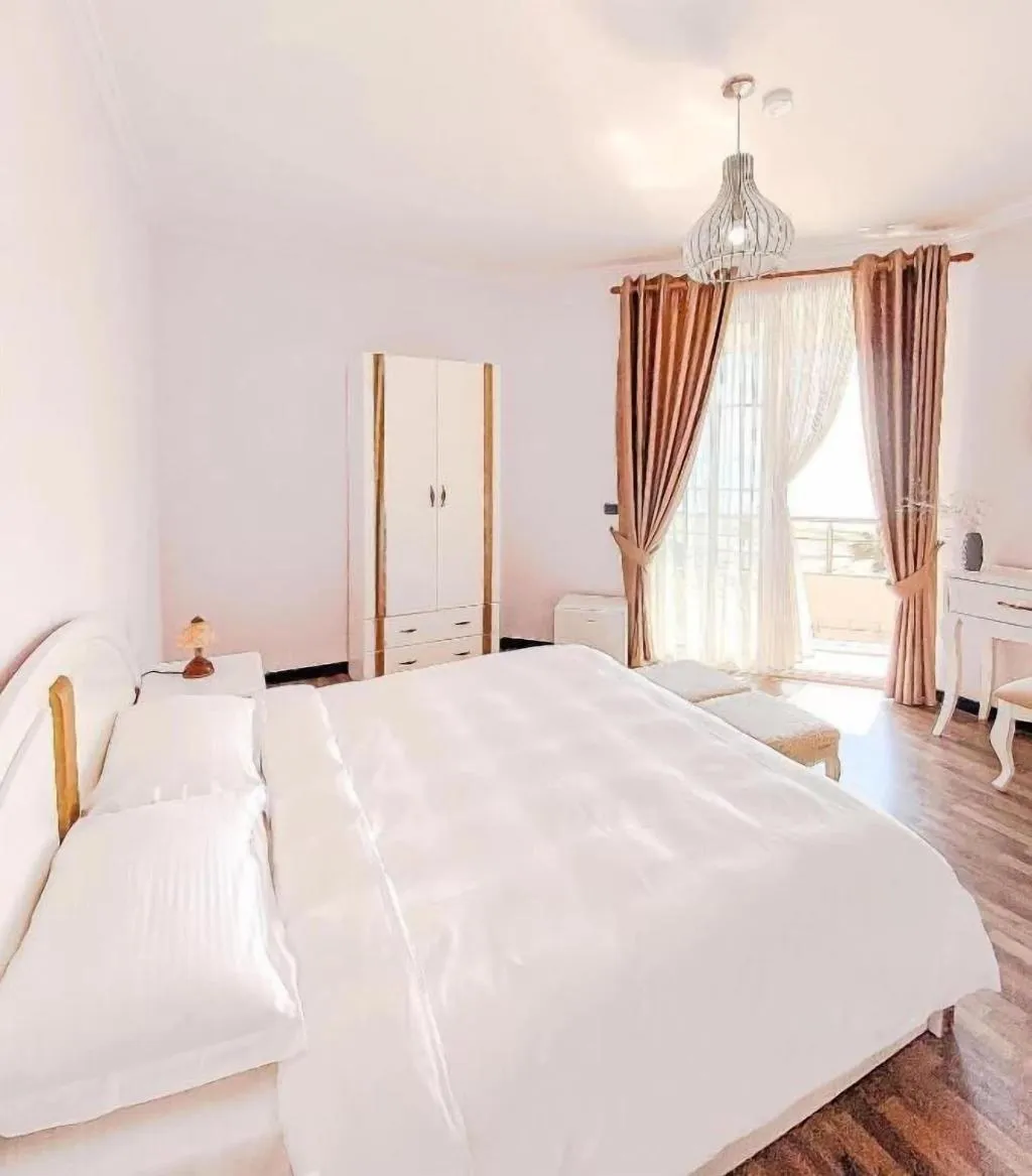 Room, Hotel Majestic, Durres
