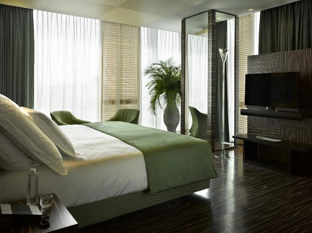 SUITE DELUXE HARBOUR VIEW Room, Romeo, Naples