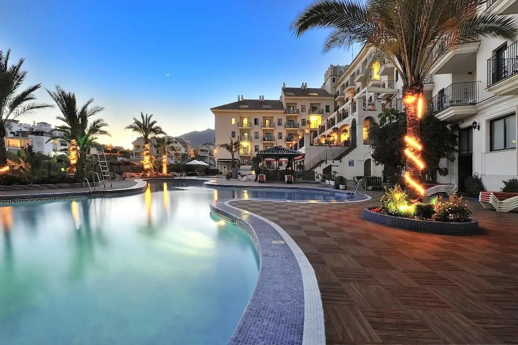 Pool, Hotel Spa Benalmádena Palace, Costa Del Sol