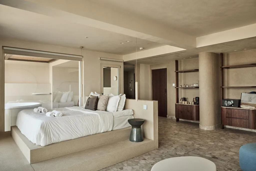 SUITE WITH JACUZZI Room, Uzenie All Suites Boutique Resort, Crete