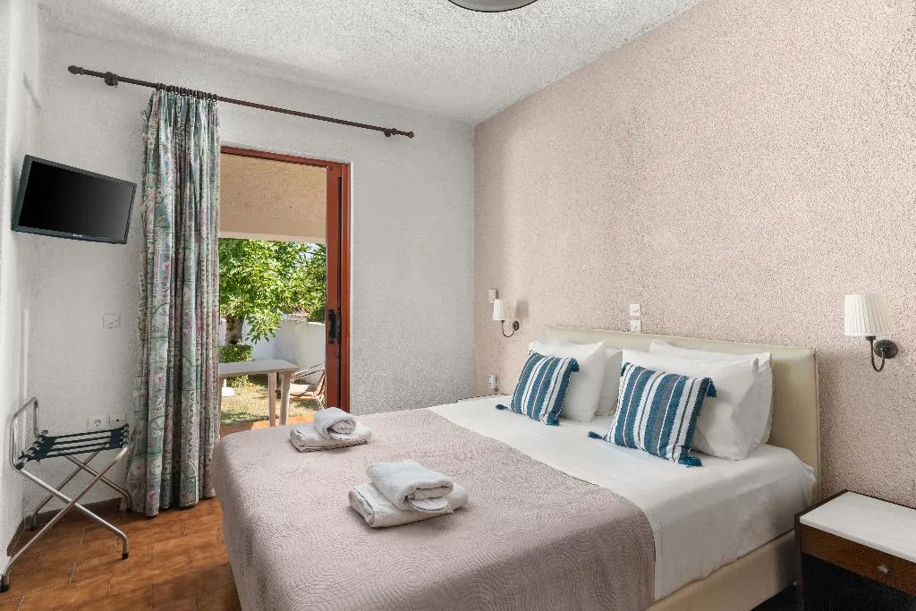 APARTMENT ONE BEDROOM Room, Iliessa Beach by GHH, Zante