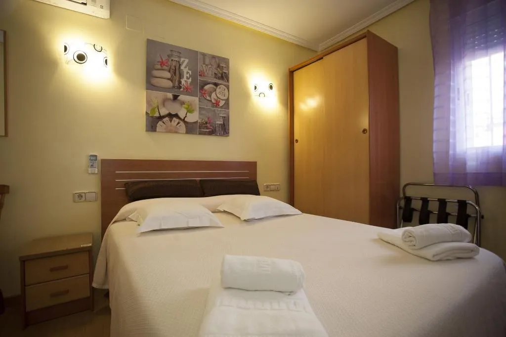 Room, Hostal Los Rosales, Madrid