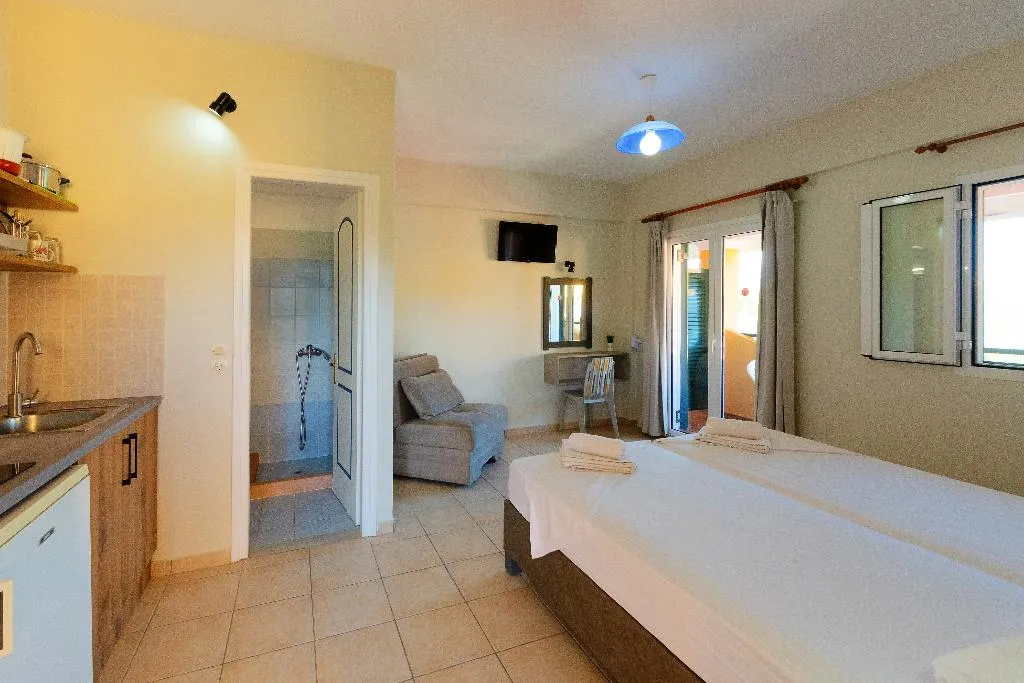 TRIPLE WITH VIEWS Room, Nikos Villas, Corfu