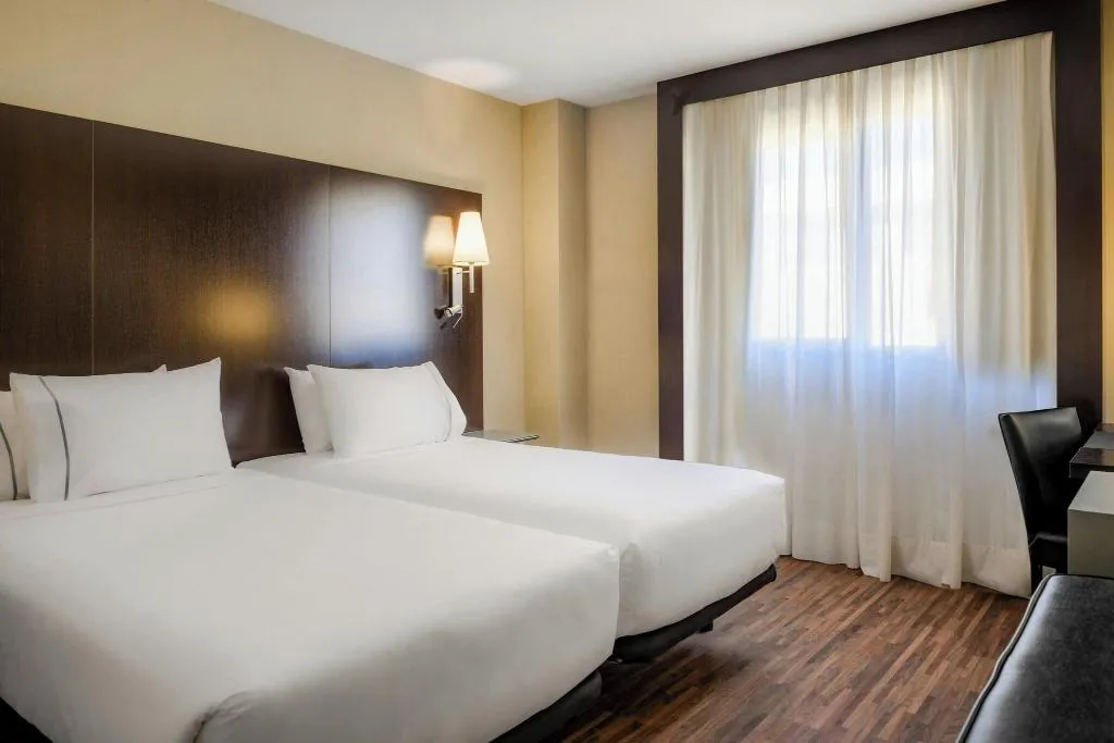 Room, AC Elda, Costa Blanca