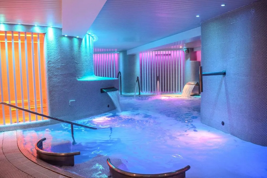 Sports and Entertainment, Ambassador Playa II, Costa Blanca